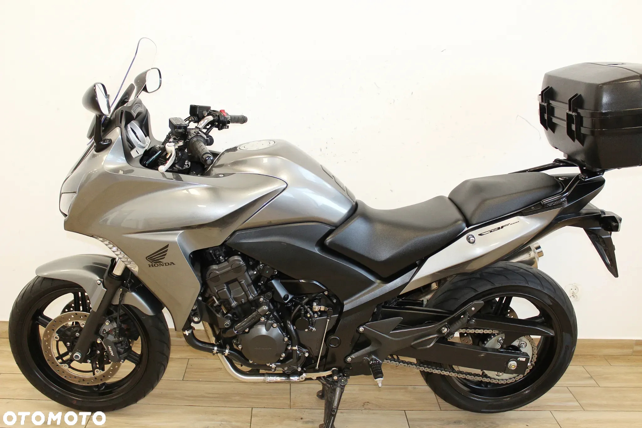 Honda CBF - 10