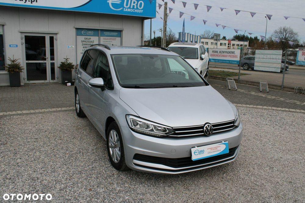 Volkswagen Touran - 5