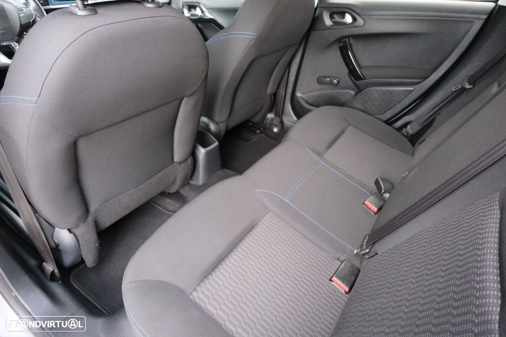 Peugeot 208 1.5 BlueHDi Signature - 11