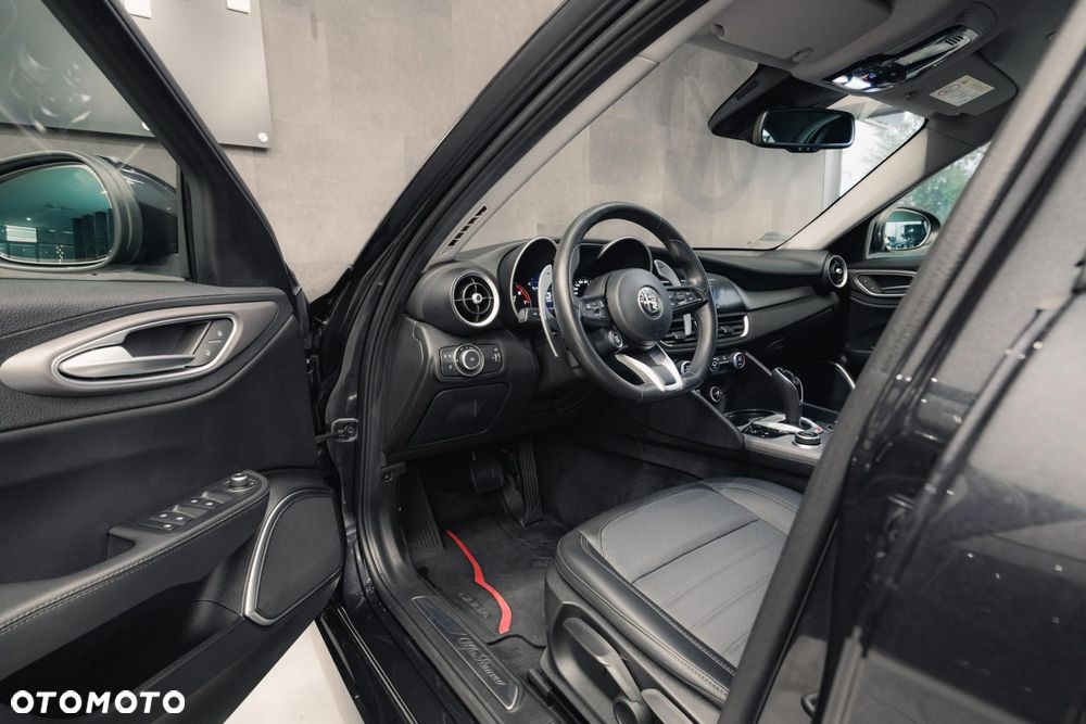 Alfa Romeo Giulia 2.0 Turbo Business - 10