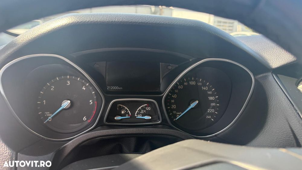 Ford Focus - 10
