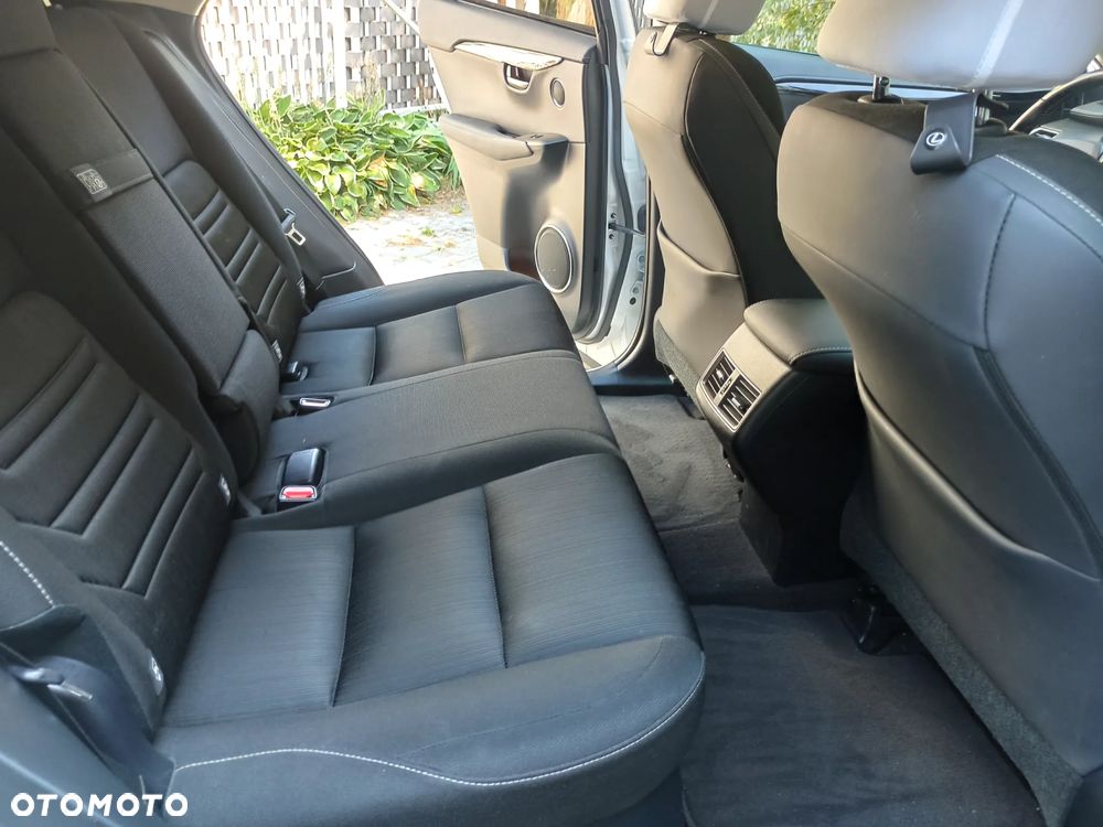 Lexus NX 300h Elegance + Business AWD - 12