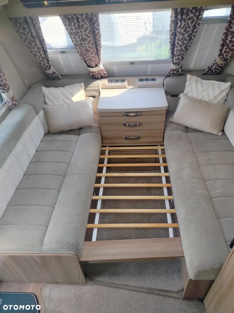 SWIFT Conqueror 560 - 22