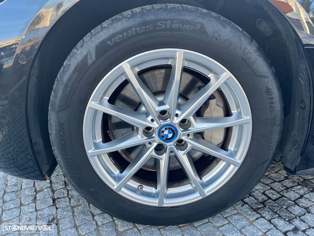 BMW i4 eDrive40 - 16