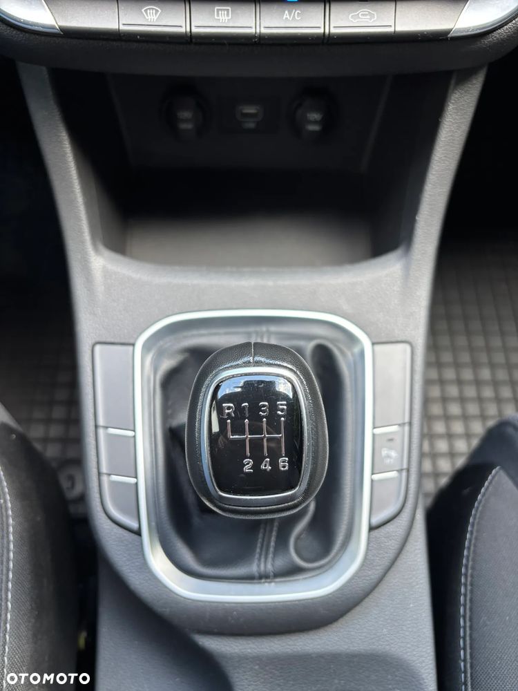 Hyundai i30 1.5 DPI Modern - 22