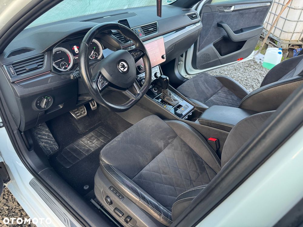 Skoda Superb Combi 2.0 TSI 4x4 DSG SportLine - 18