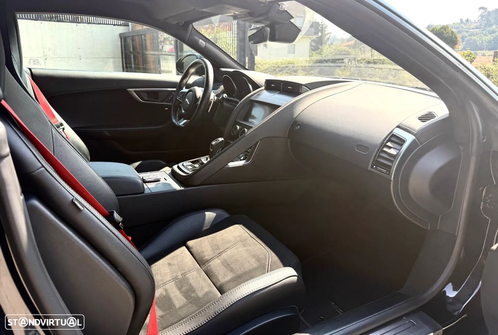 Jaguar F-Type 2.0 i4 R-Dynamic Black - 33