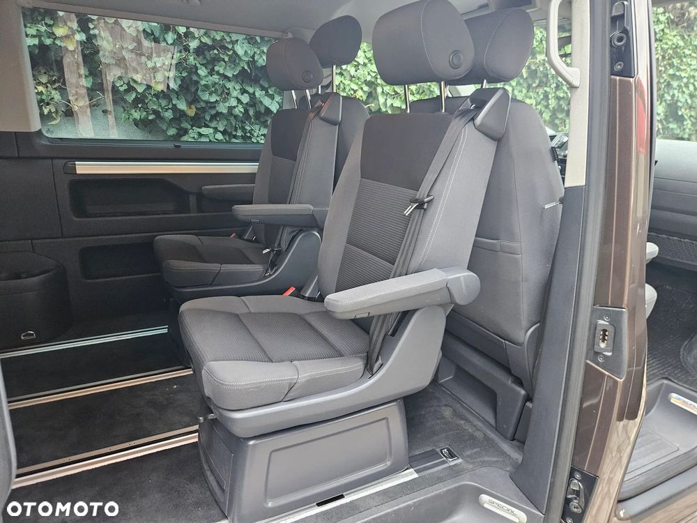 Volkswagen Multivan - 24