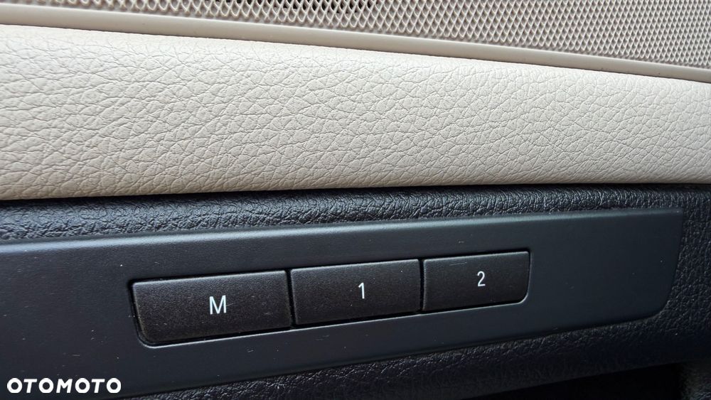 BMW Seria 5 523i - 20