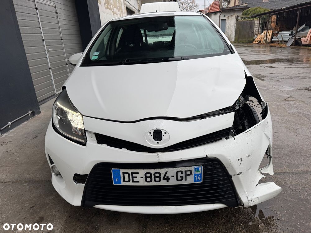 Toyota Yaris Hybrid 100 Premium - 22