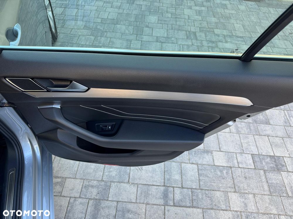 Volkswagen Passat Variant 2.0 TDI EVO Elegance DSG - 39