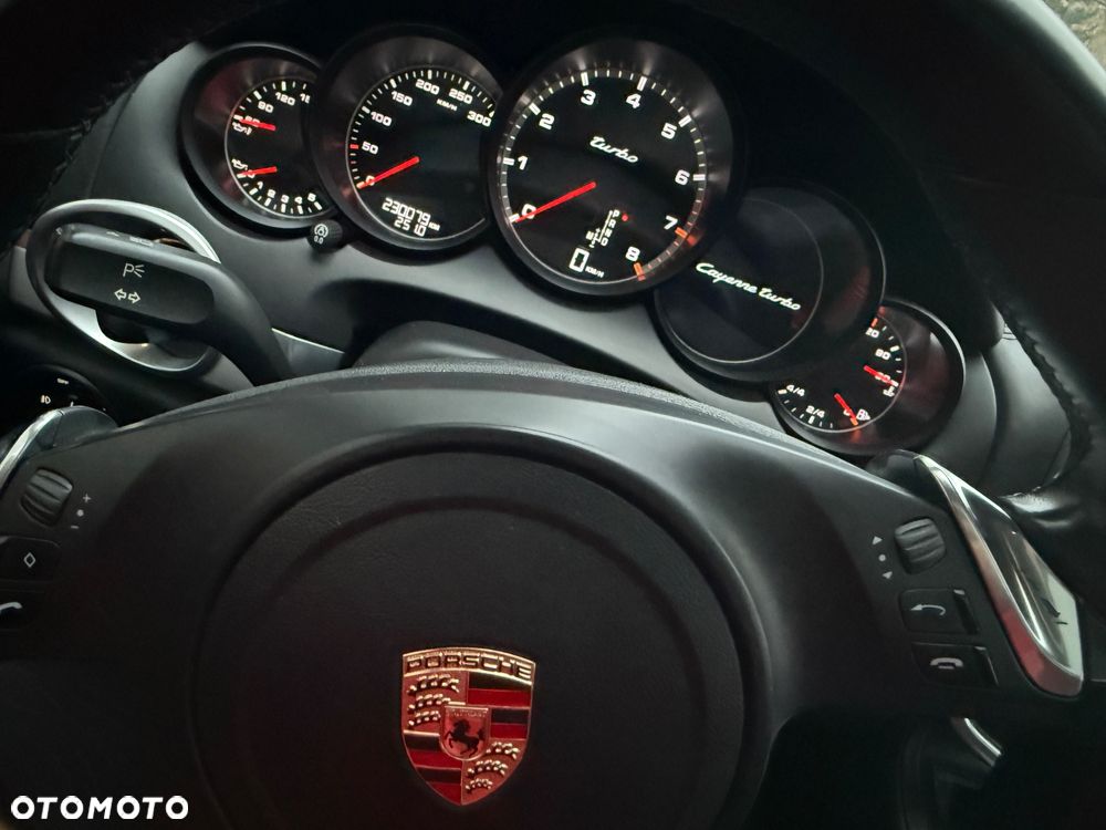 Porsche Cayenne Turbo Tiptronic S - 21