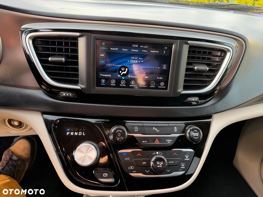 Chrysler Pacifica - 7