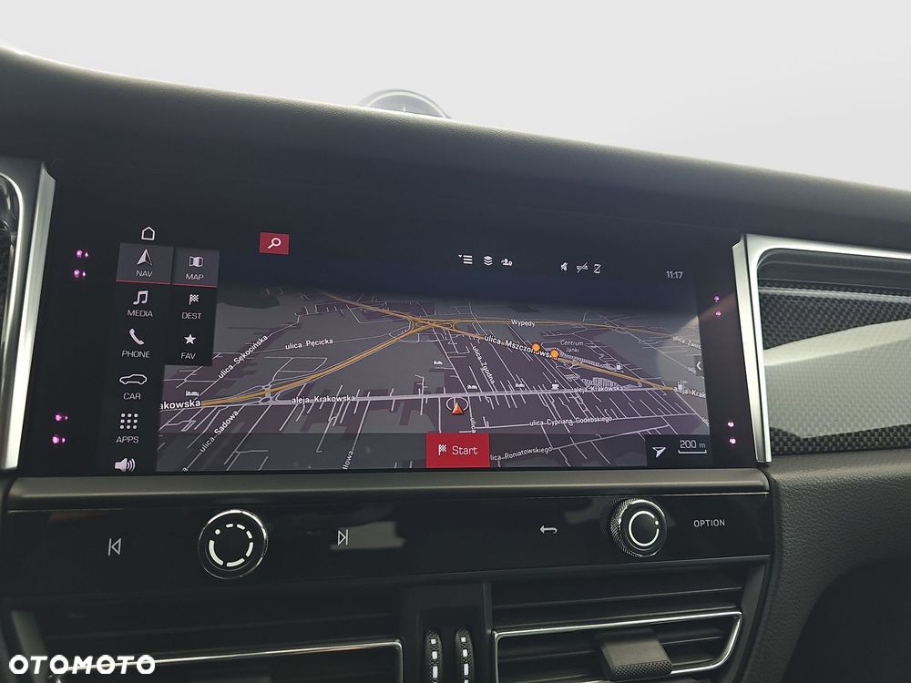 Porsche Macan Standard - 24