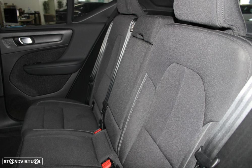 Volvo XC 40 Recharge Core - 14