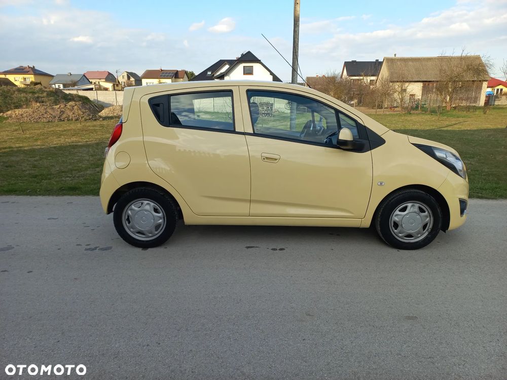Chevrolet Spark 1.0 - 12