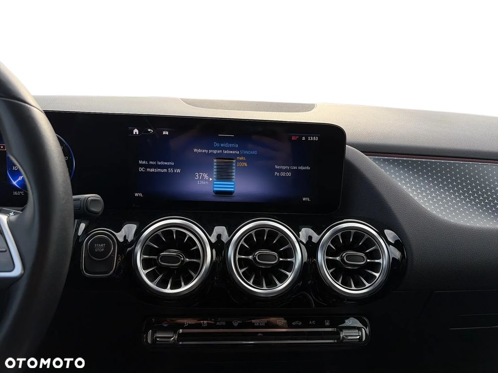 Mercedes-Benz EQA 300 66.5kWh 4-Matic AMG Line - 21