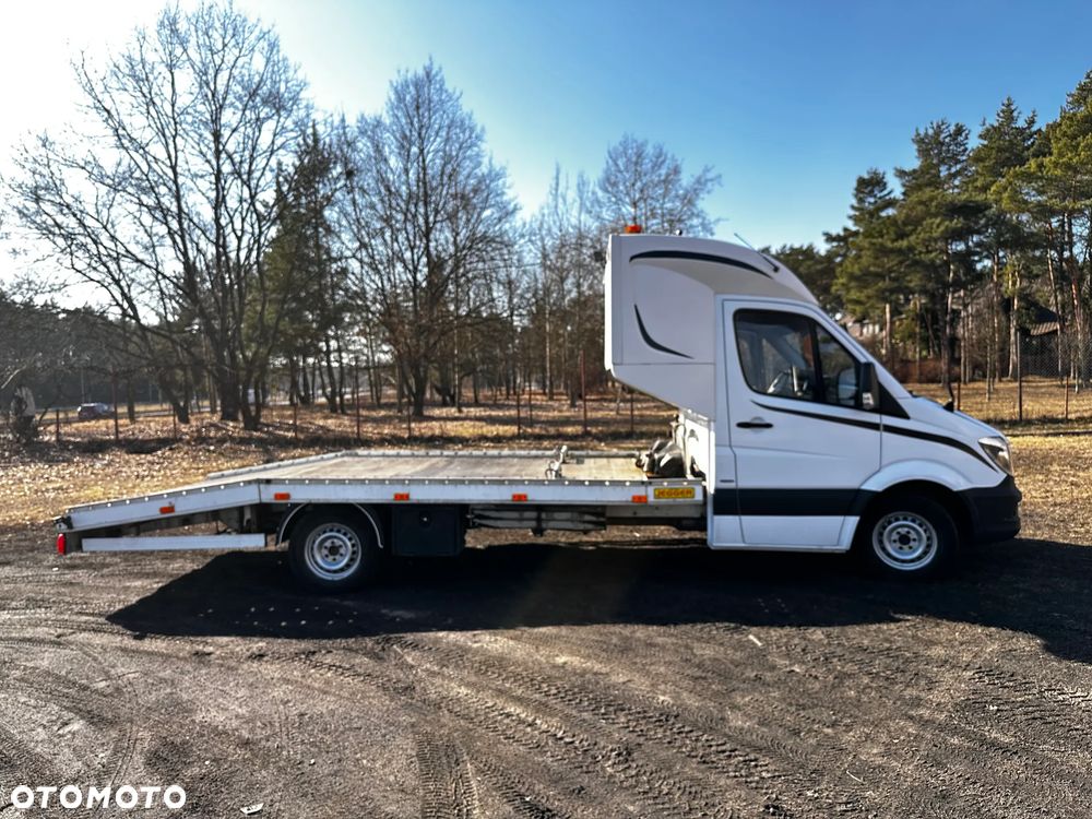 Mercedes-Benz SPRINTER 319 - 9