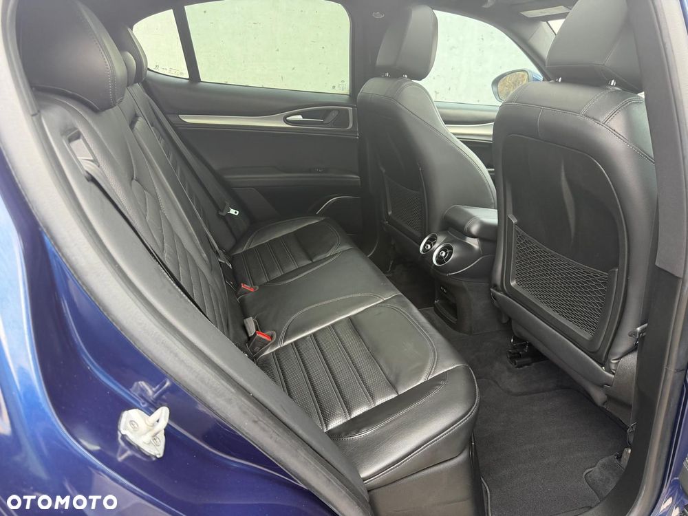 Alfa Romeo Stelvio 2.0 Turbo 16V AT8-Q4 Estrema - 16