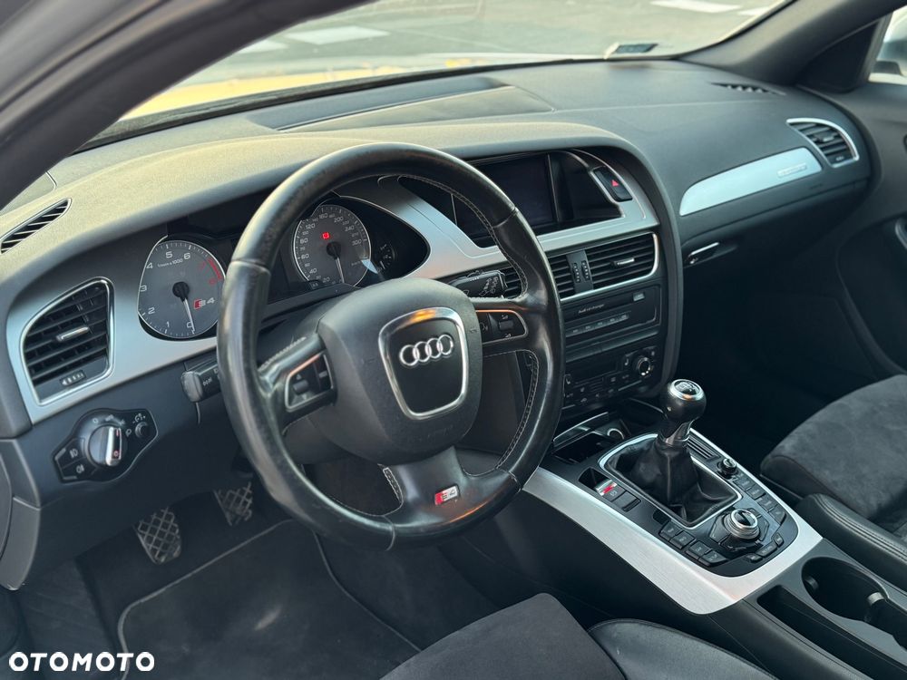Audi S4 Avant - 11