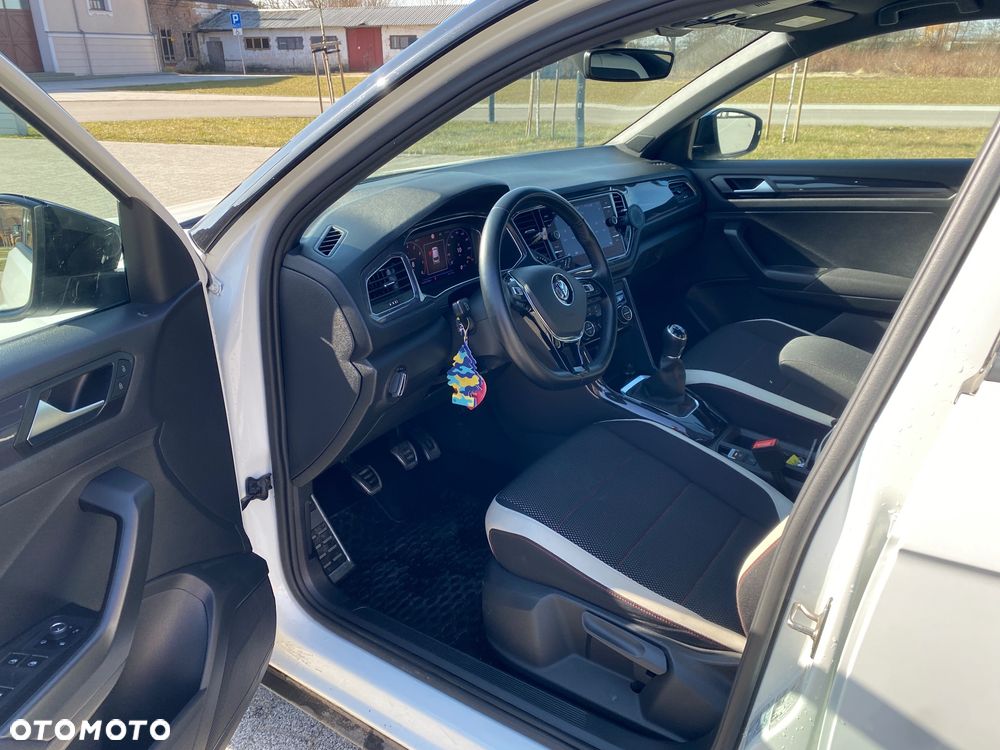 Volkswagen T-Roc 1.5 TSI OPF ACTIVE - 4