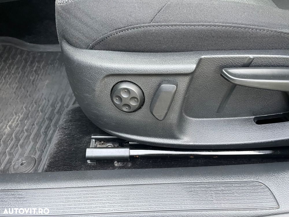 Volkswagen Passat - 25