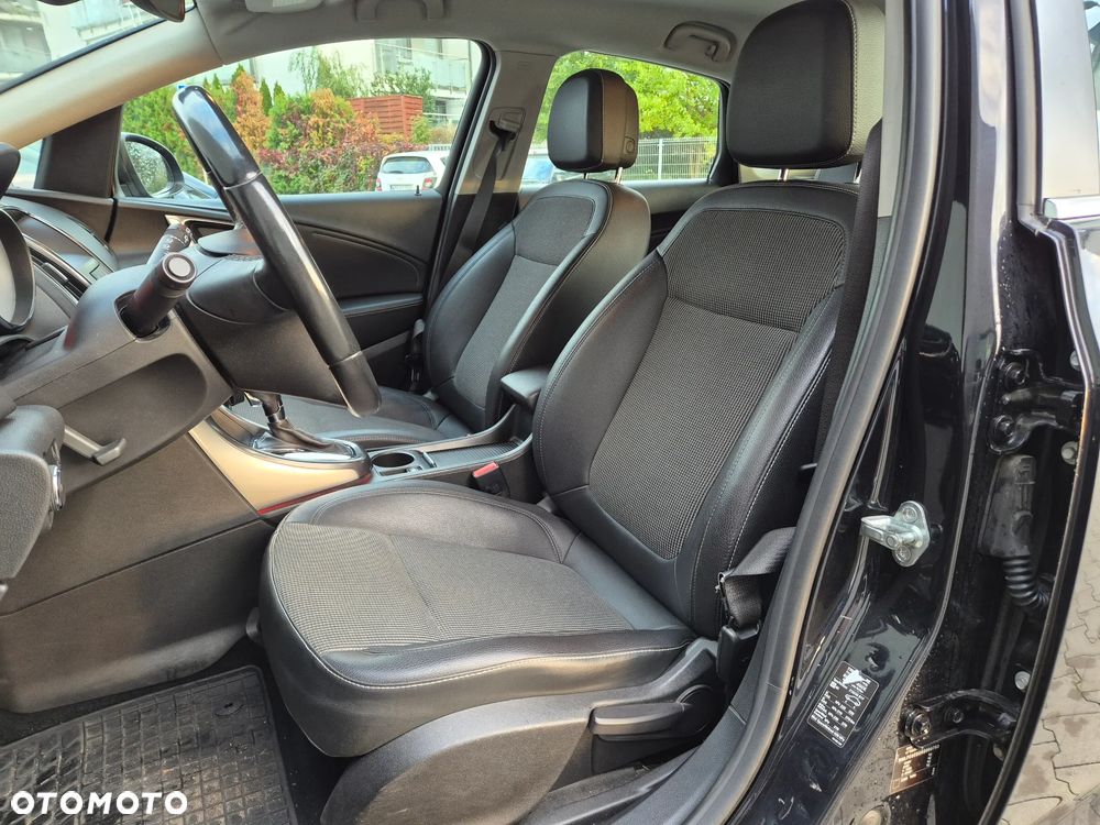 Opel Astra 2010 photo 5