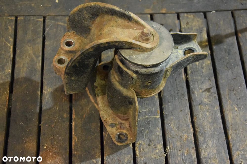 Opel Agila B Suzuki Splash Poduszka łapa silnika prawa / olejowa / sprawna - 1