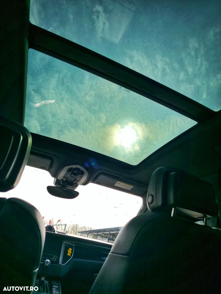 Porsche Macan - 4