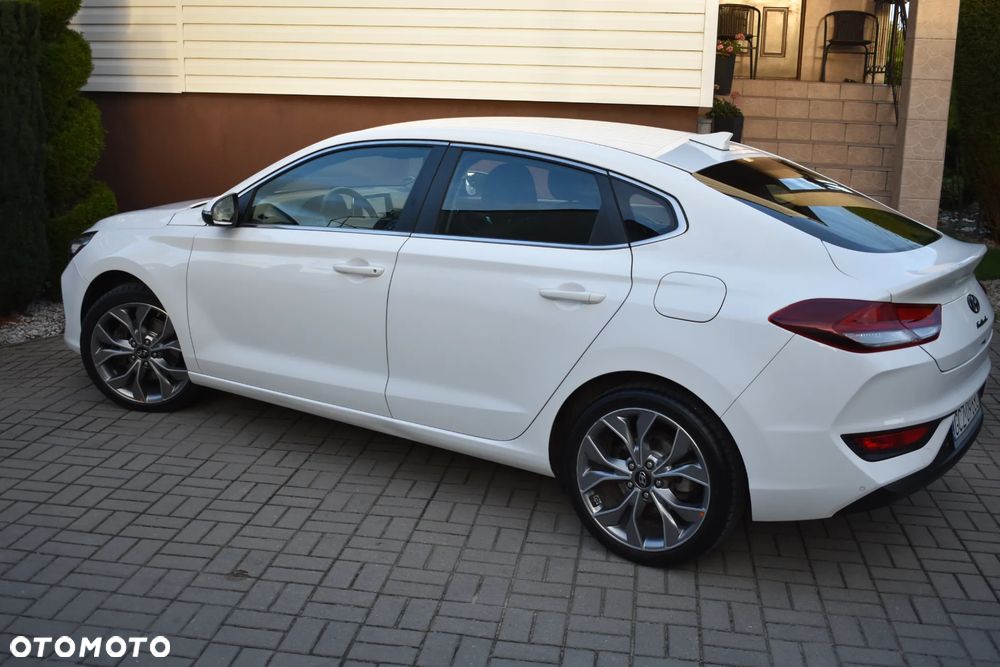 Hyundai i30 1.4 T-GDI Premiere Style - 11
