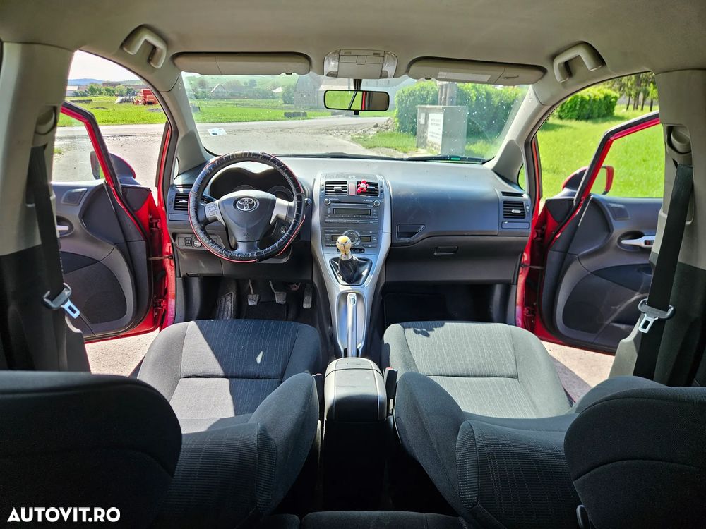 Toyota Auris 1.4 D-4D Luna - 5