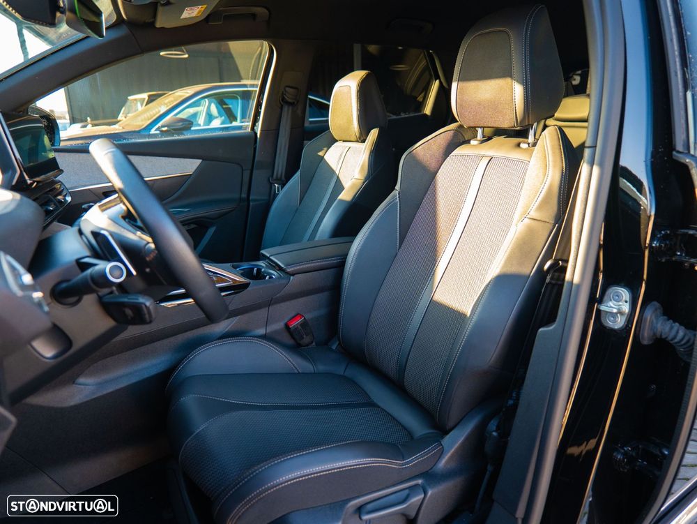 Peugeot 3008 1.6 Hybrid GT Pack e-EAT8 - 27