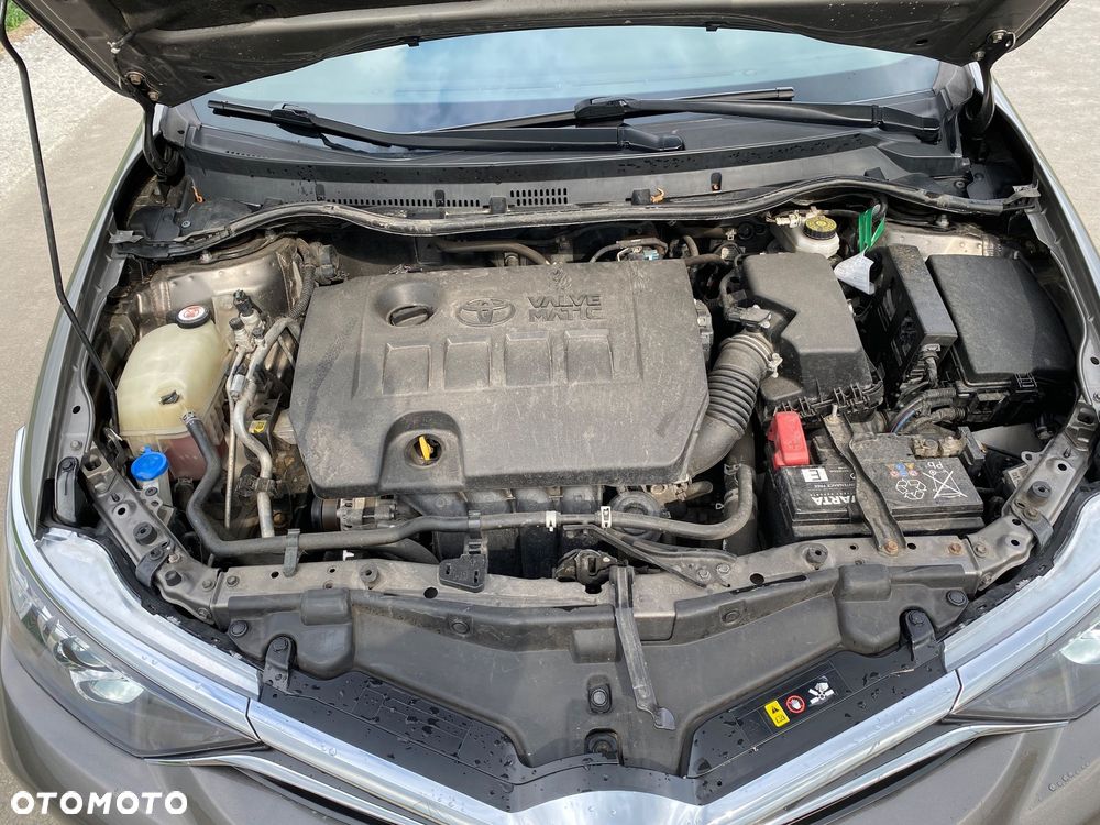 Toyota Auris 1.6 Premium - 28