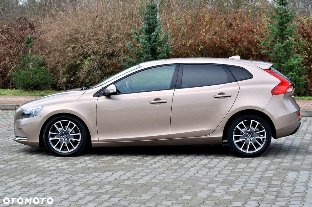 Volvo V40 D2 Momentum - 13