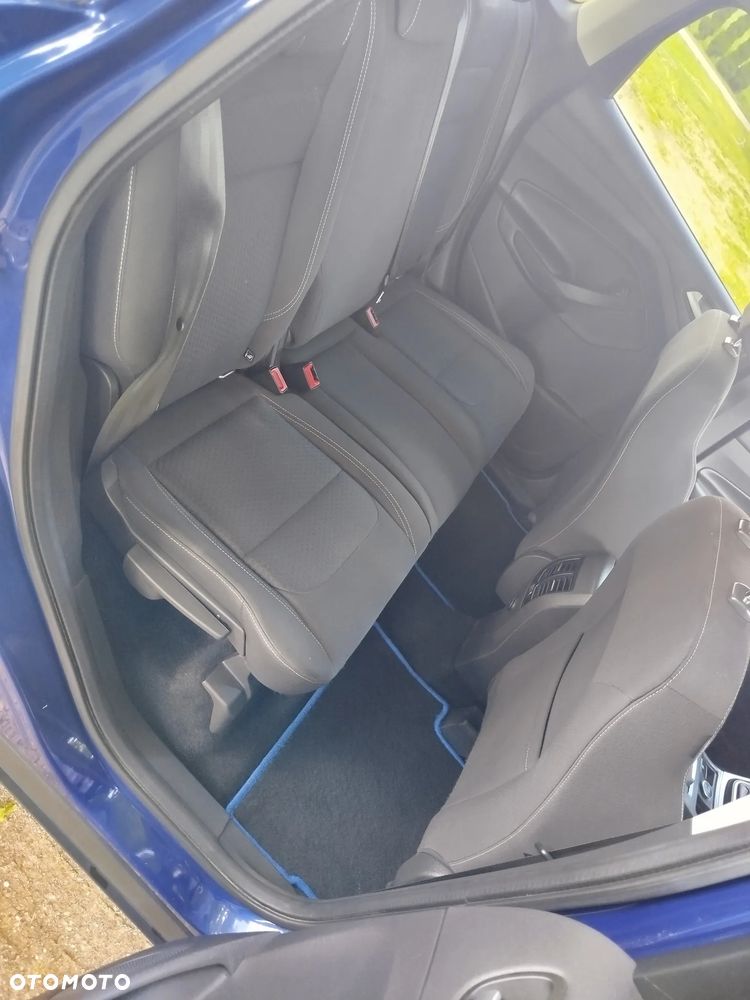 Ford Kuga - 10
