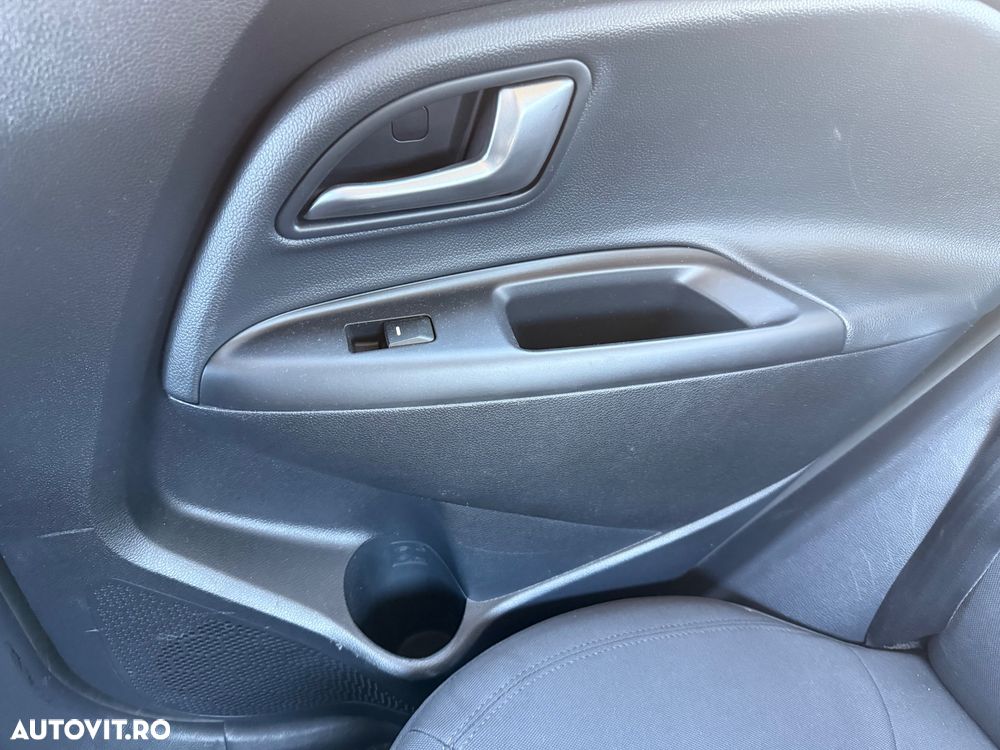Kia Rio - 19