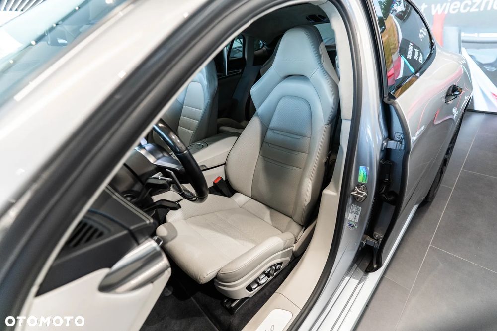 Porsche Panamera Turbo - 16