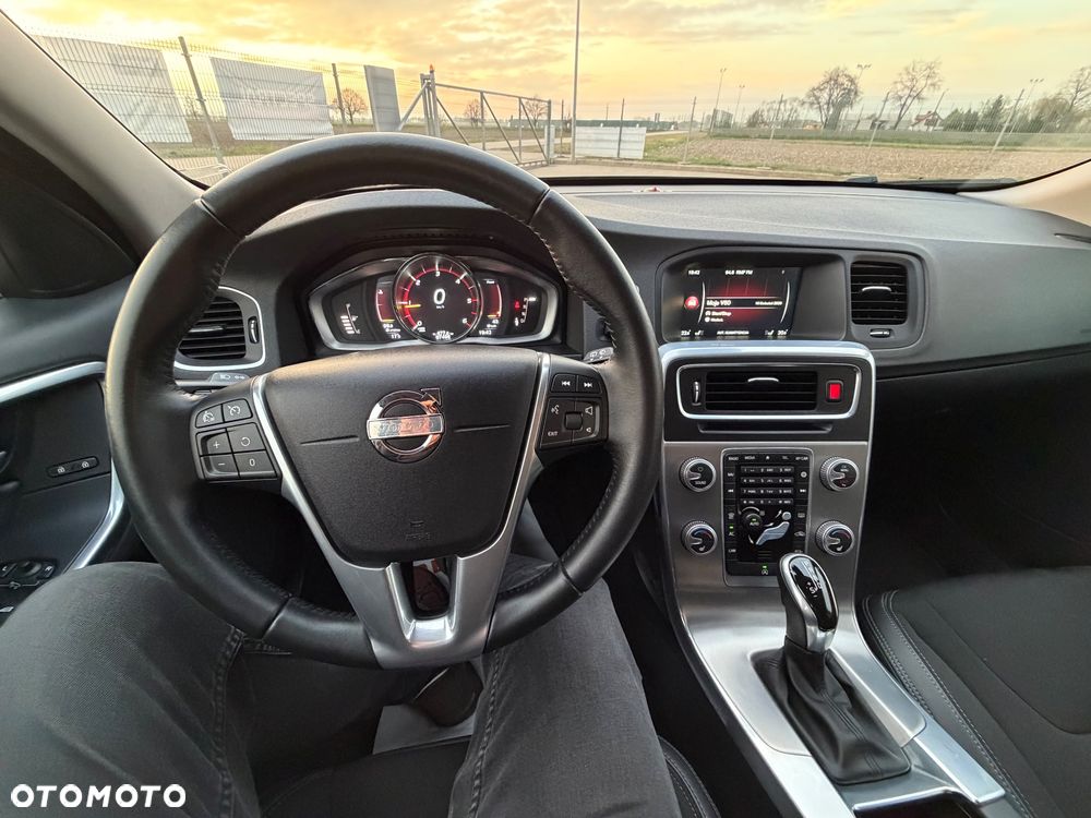 Volvo V60 D3 Geartronic Summum - 20