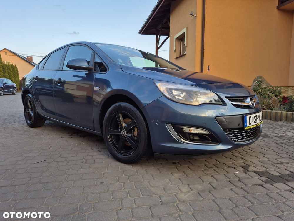 Opel Astra 1.6 Edition Plus - 1