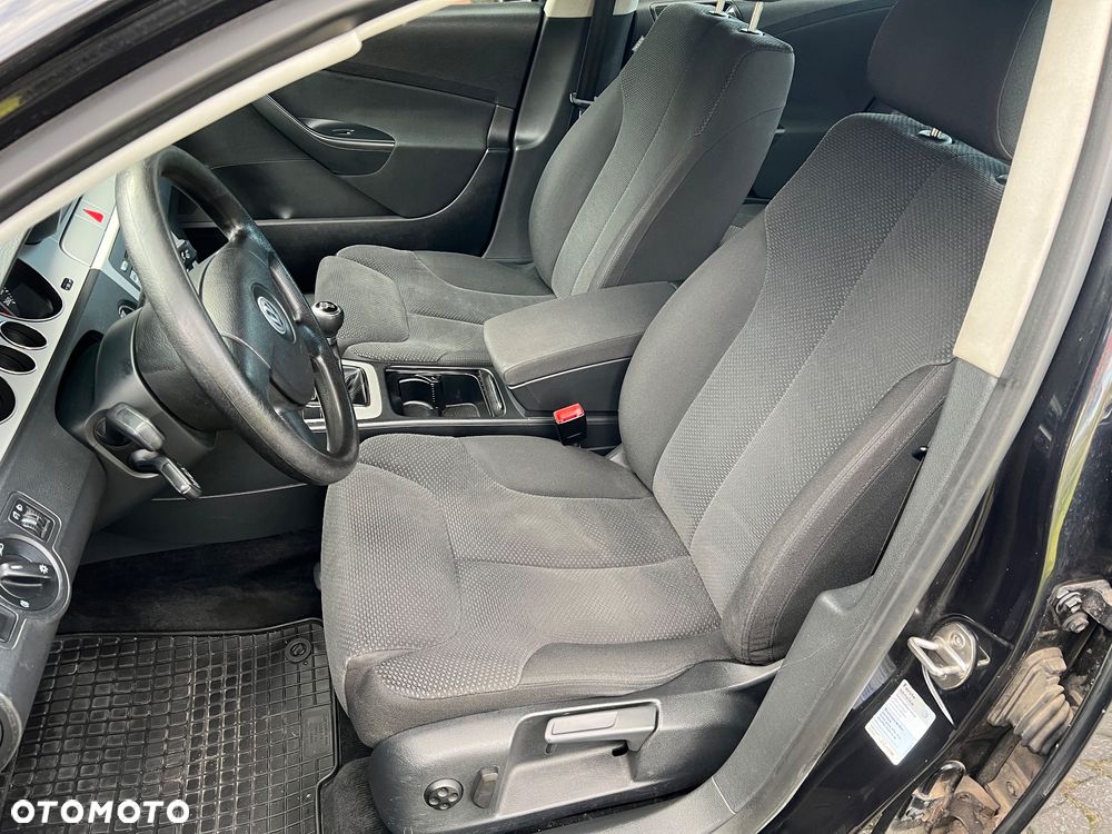 Volkswagen Passat 1.9 TDI Comfortline - 14