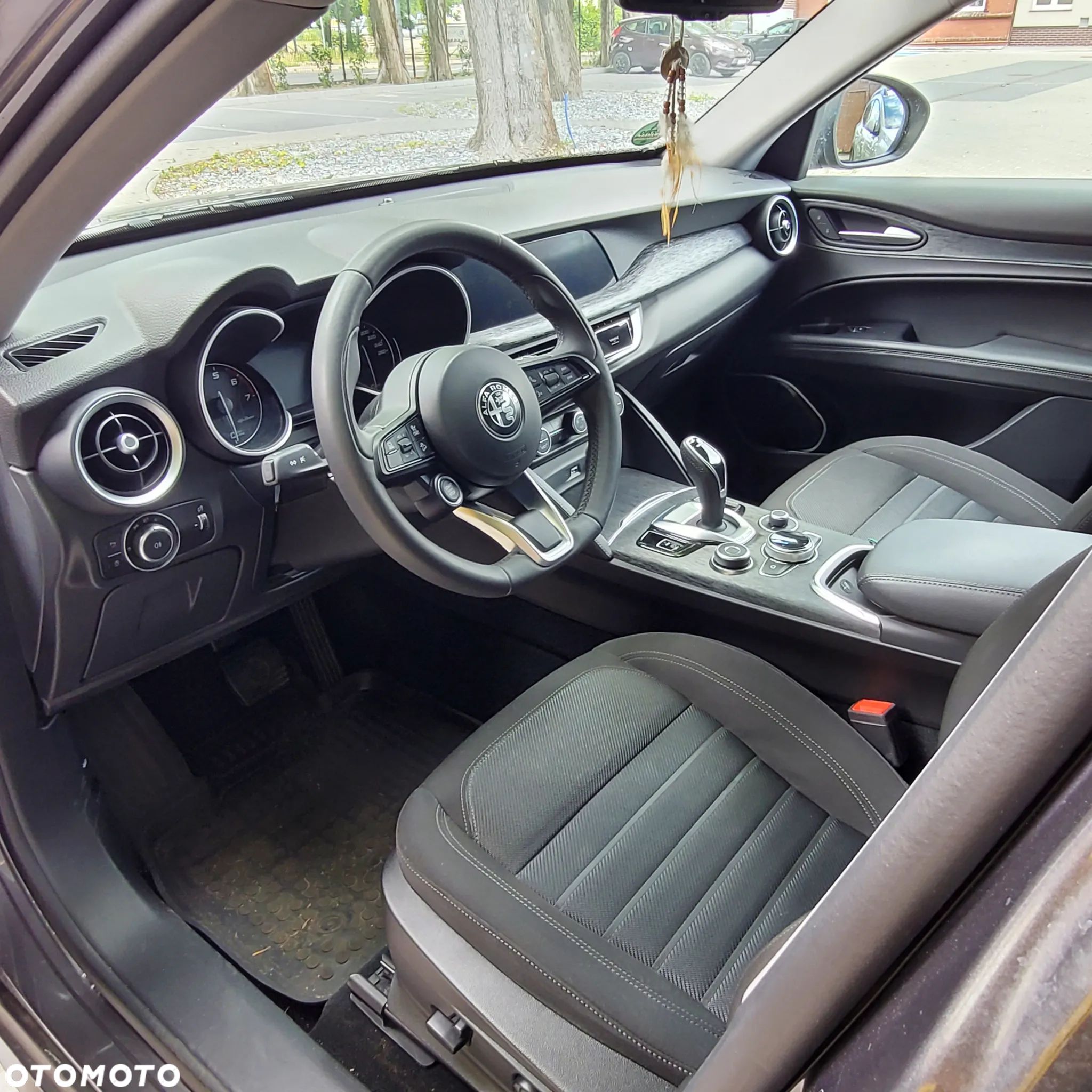 Alfa Romeo Stelvio - 1