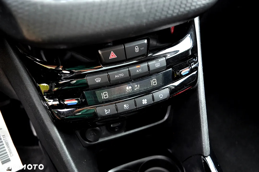 Peugeot 2008 1.2 Pure Tech GPF Allure S&S - 7