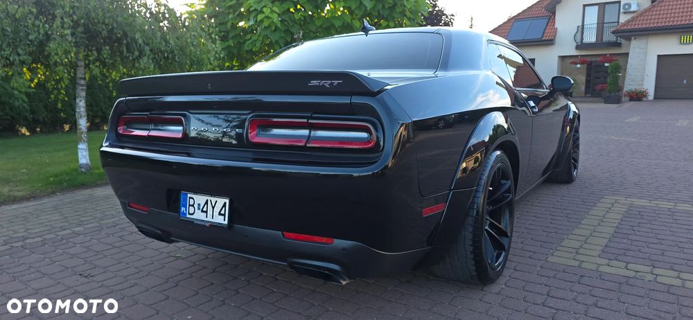 Dodge Challenger - 8
