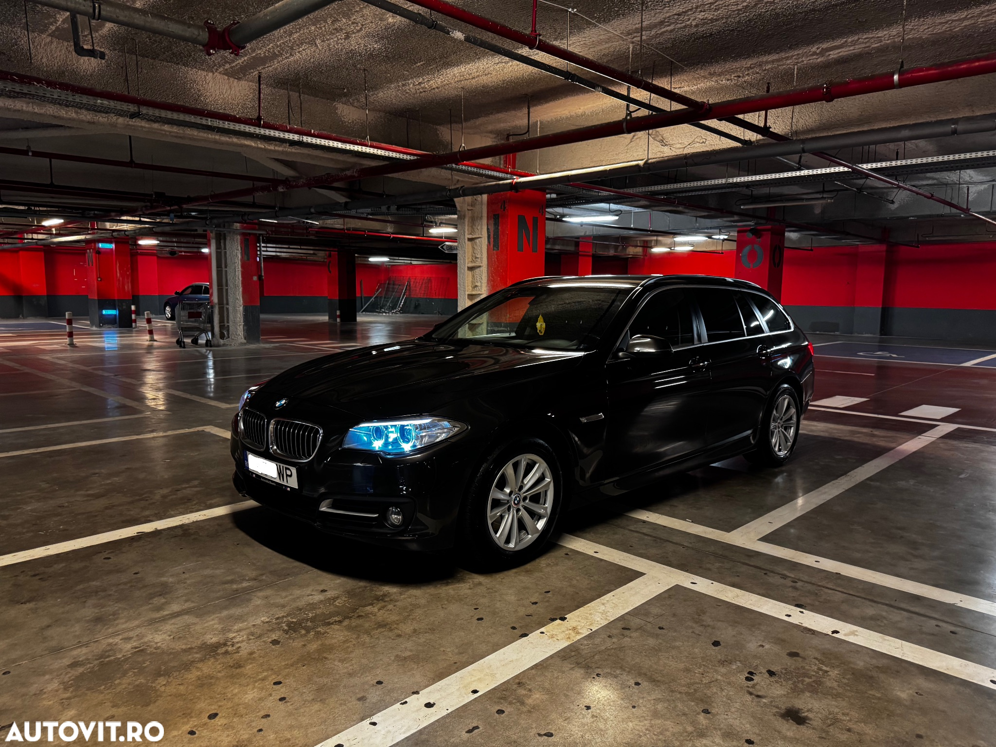 BMW Seria 5 525d xDrive AT - 16