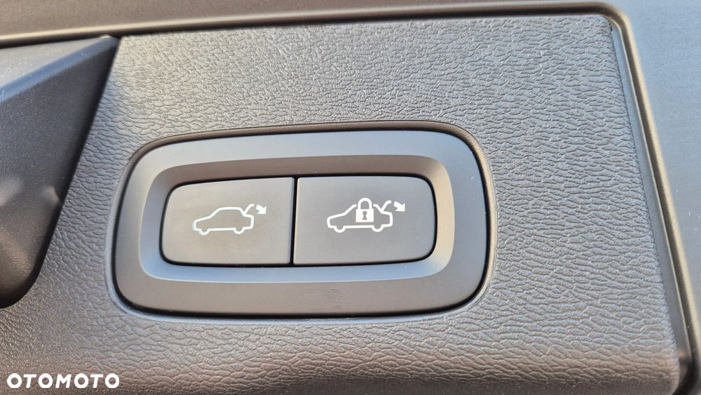 Volvo XC 60 T6 Plug-In Hybrid AWD Core - 30