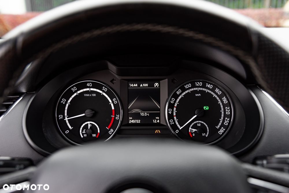 Skoda Octavia 2.0 TSI RS - 32