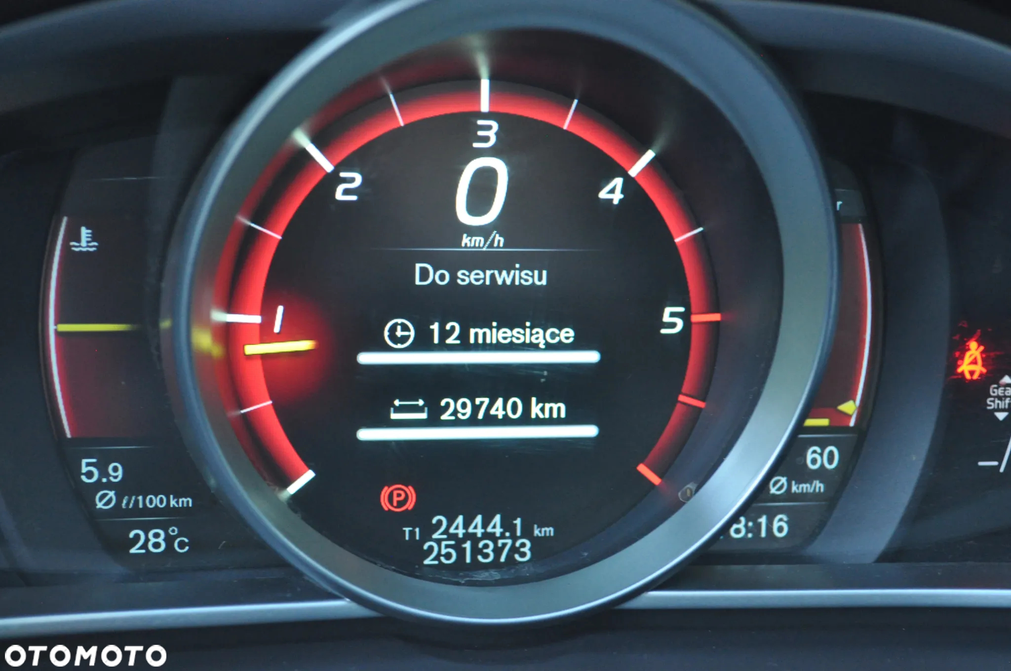 Volvo V40 D4 Drive-E R-Design Summum - 10