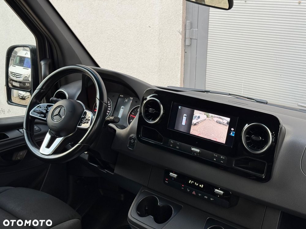 Mercedes-Benz Sprinter - 11