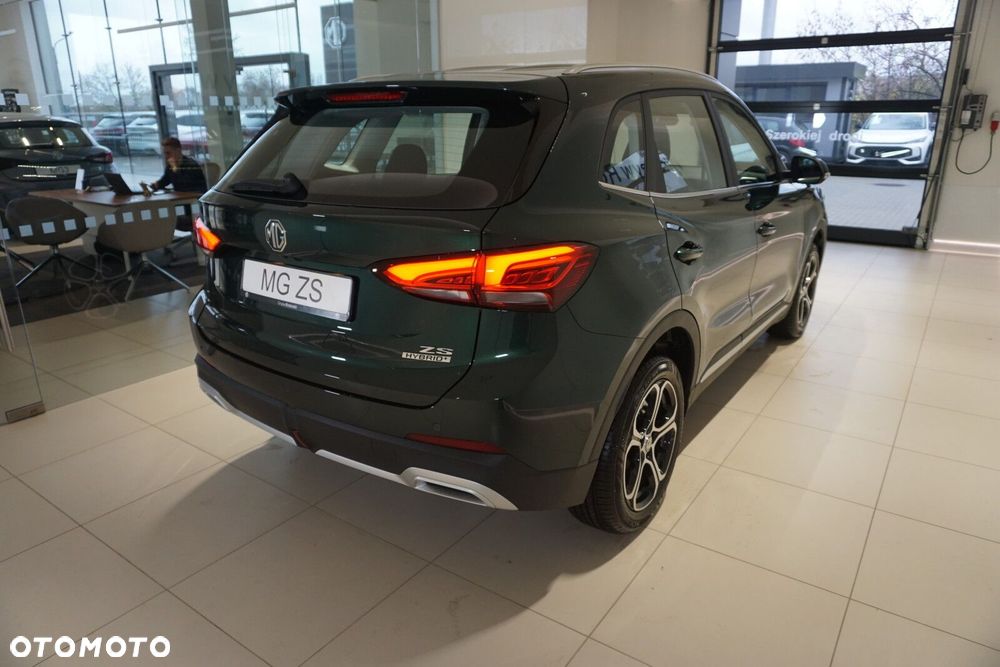 MG ZS Hybrid+ - 16