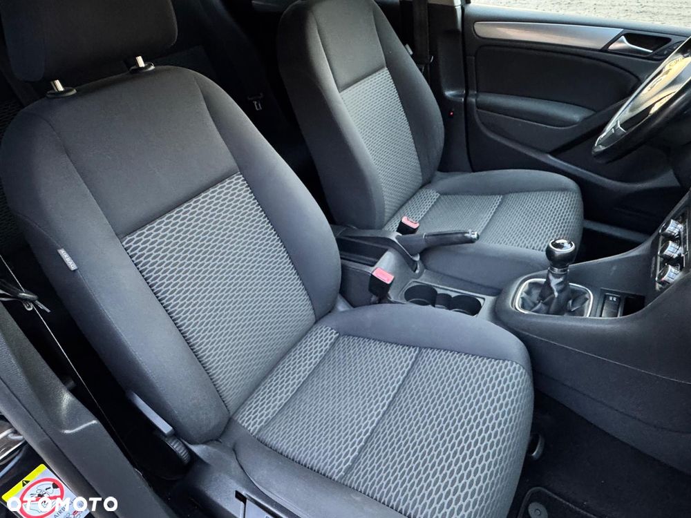 Volkswagen Golf VI 1.6 TDI Comfortline - 23